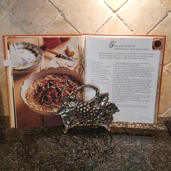 Studio Silversmiths Grapevine Napkin Letter Book Card Holder - Picture 12 of 13